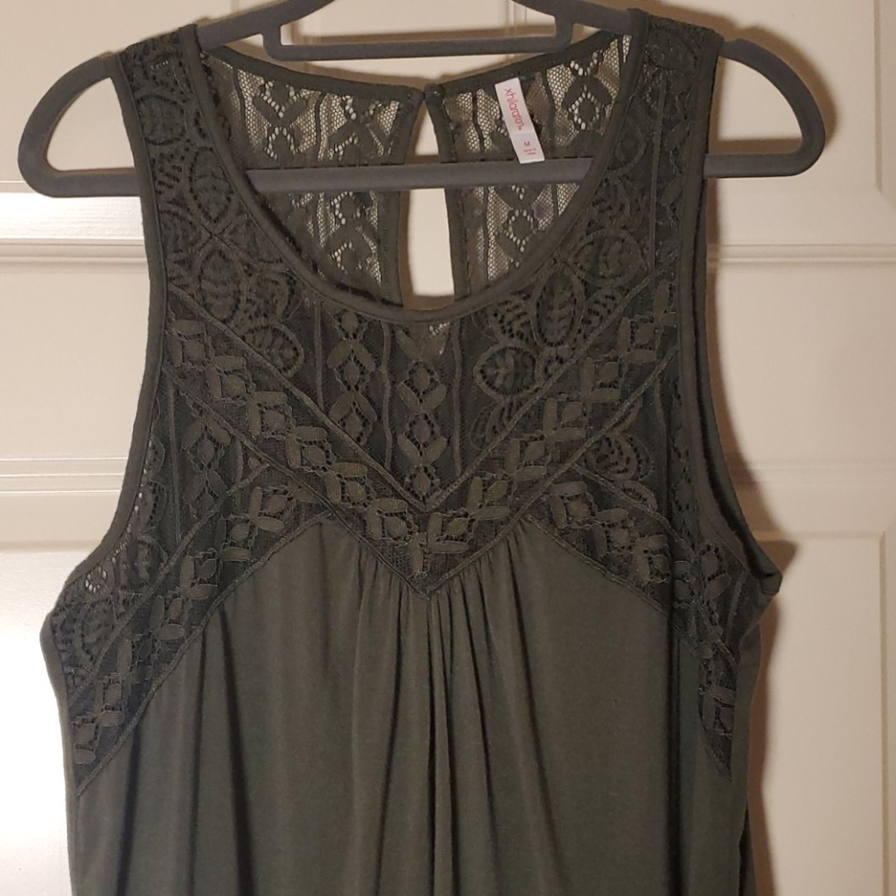 Green blouse with lacy top - Picture 3 of 4